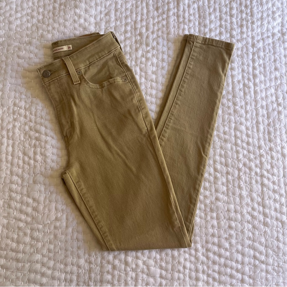 Levi's Women's Skinny Jeans in Tan